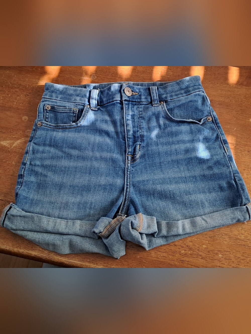 American Eagle SZ 2 Curvy High Rise Shorty